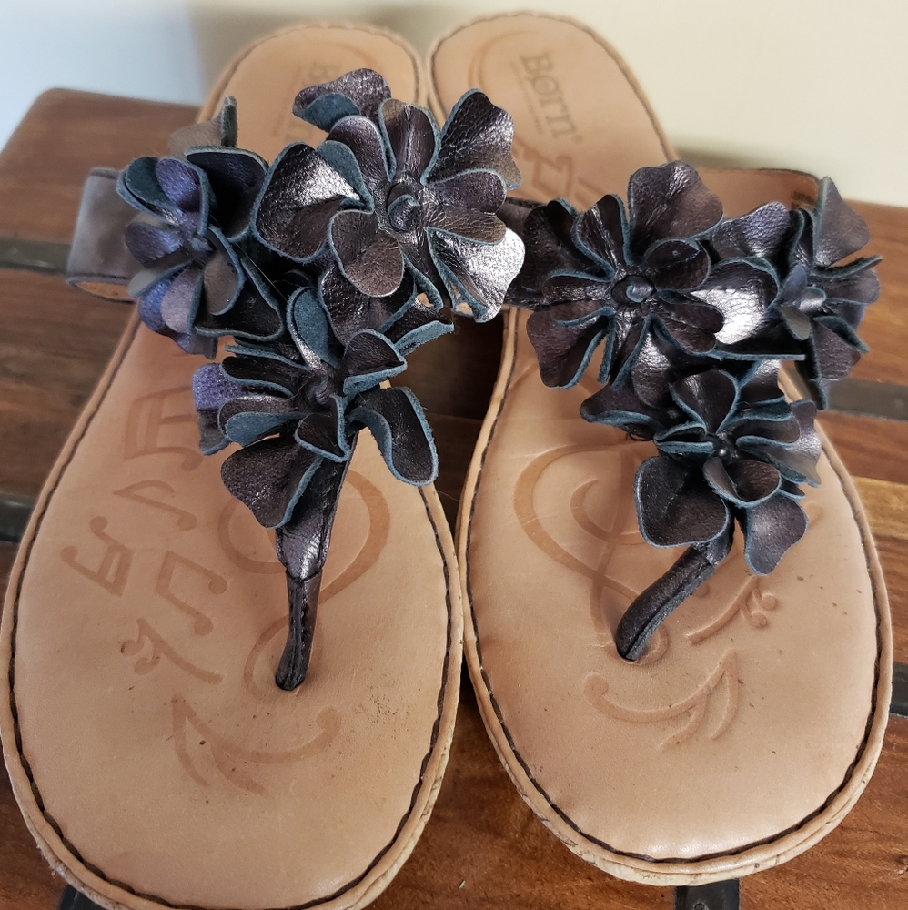 Born bronze leather thong